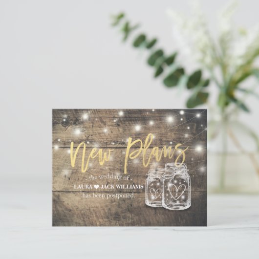 Neue Pläne Hochzeitspause Mason Jars Wood Ankündigungspostkarte (Stehend Vorderseite)