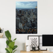 Neue Stadt bei Dämmerung Poster (Heimbüro)