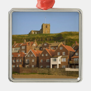 Neue Wohnungen und St. Margarets-Kirche, Whitby, Silbernes Ornament