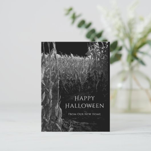 Neue Zuhause Gothic Halloween Schwarz-weiß-Bewegun Ankündigungspostkarte (Stehend Vorderseite)