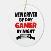Neuer Fahrer bei Day Gamer by Night Keramik Ornament (Links)