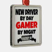 Neuer Fahrer bei Day Gamer by Night Silbernes Ornament (Rechts)