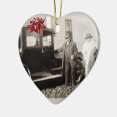 Neues Auto für Weihnachten! Späte Zwanzigerjahre Keramik Ornament (Links)