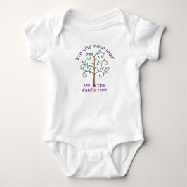 Neues Blatt zum Familienbaum Baby Strampler
