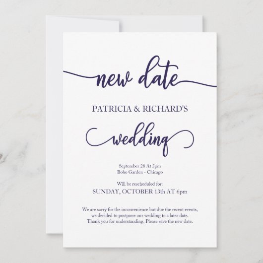 Neues Datum verschoben Hochzeit Navy Blue Script Einladung (Vorderseite)