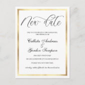 Neues Datum Weiße Goldgrenze verschoben Hochzeit Ankündigungspostkarte (Vorderseite)