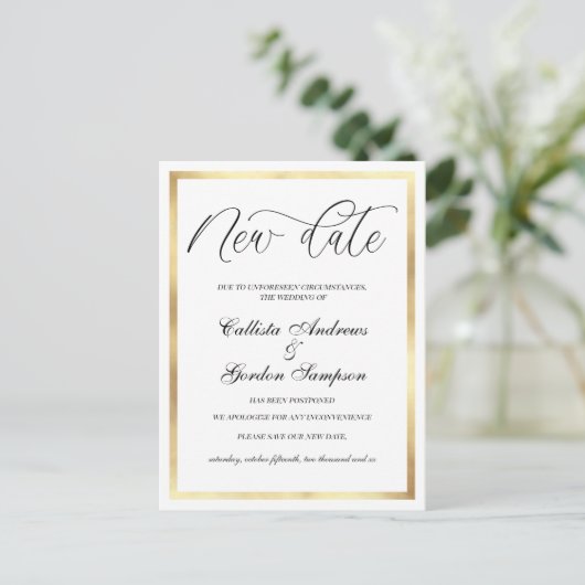 Neues Datum Weiße Goldgrenze verschoben Hochzeit Ankündigungspostkarte (Stehend Vorderseite)