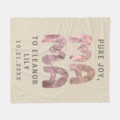 Neues Mama Whimsical Beige Pink Neugeborener Datum Fleecedecke (Vorderseite (Horizontal))