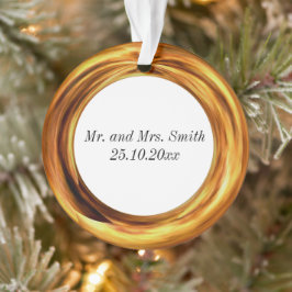 Neues verheiratetes Paar goldener Ring und neues J Ornament