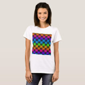 Neueste schöne Regenbogenfarben mit Schachbrettmus T-Shirt (Vorne ganz)