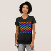 Neueste schöne Regenbogenfarben mit Schachbrettmus T-Shirt (Vorne ganz)
