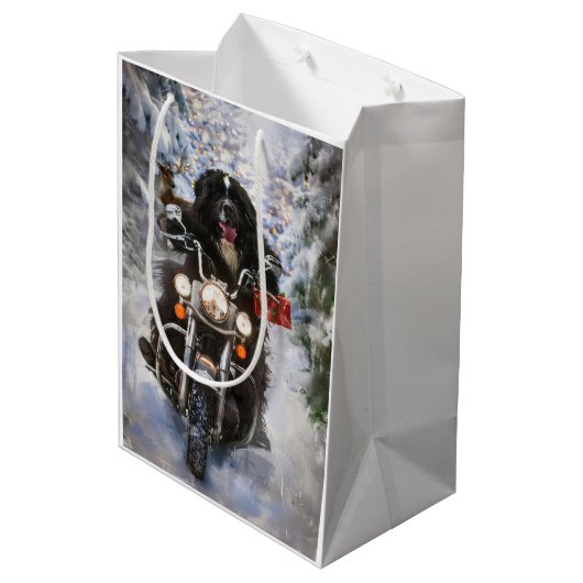 Neufundland Hunde reiten Motorrad Weihnachten Mittlere Geschenktüte (Rückseite Schrägansicht)