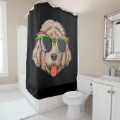 Neufundland mit Brillen und Masken präsentiert Duschvorhang (Beispiel)