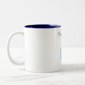 Neugeborener füttert Kaffeetasse (Links)