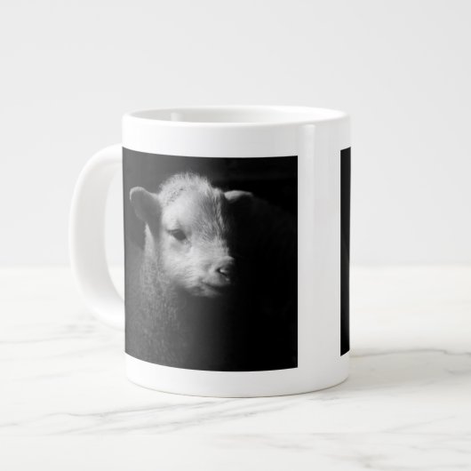 Neugeborenes Lamm Jumbo-Tasse (Vorderseite Links)