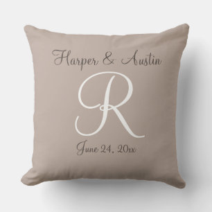 Neugeborenes mit Monogramm Throw Kissen