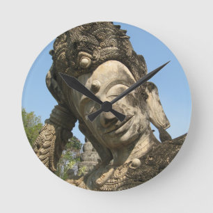 Neugestaltung Buddha ... Nong Khai, Isan, Thailand Runde Wanduhr