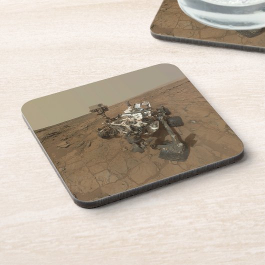 Neugier auf der Oberfläche der Mars. Getränkeuntersetzer (Linke Seite)