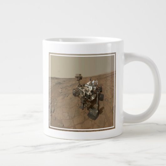 Neugier auf der Oberfläche der Mars. Jumbo-Tasse (Rechts)