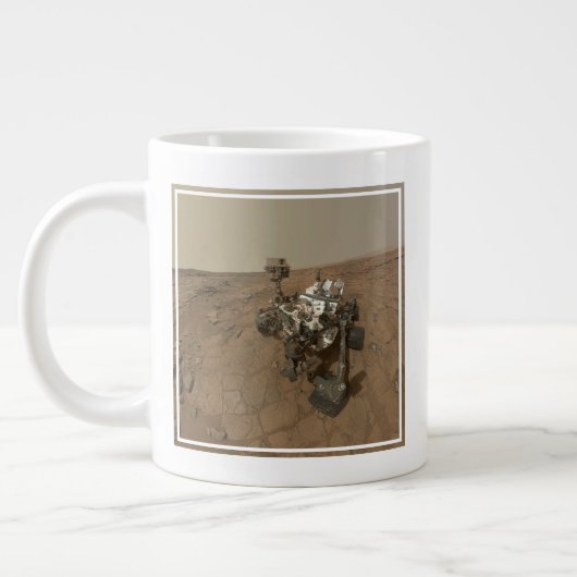 Neugier auf der Oberfläche der Mars. Jumbo-Tasse (Links)