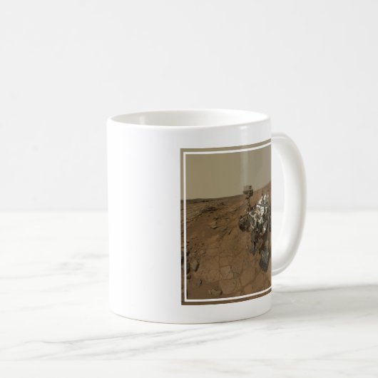 Neugier auf der Oberfläche der Mars. Kaffeetasse (VorderseiteRechts)