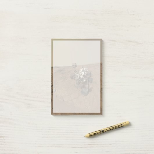 Neugier auf der Oberfläche der Mars. Post-it Klebezettel (Auf Schreibtisch)