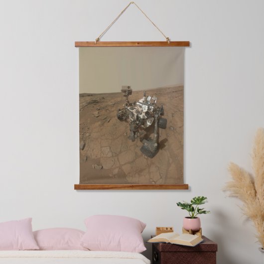 Neugier auf der Oberfläche der Mars. Wandteppich Mit Holzrahmen (Schlafzimmer)