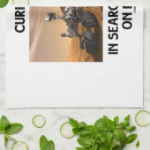 Neugier auf der Suche nach dem Leben auf Handtuch (Gefaltet)