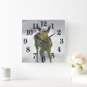 Neugier des Hirsches Quadratische Wanduhr (Zuhause)