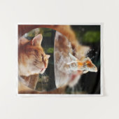 Neugier in einem Aquarium – Der Traum der Katze Wandteppich (Vorderseite (Horizontal))