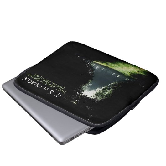 "Neugier" Inspiration Zitat Laptopschutzhülle (Vorne Knopf)