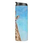 Neugierige Giraffe mit Blue Confetti Sky Thermosbecher (Nach rechts gedreht)