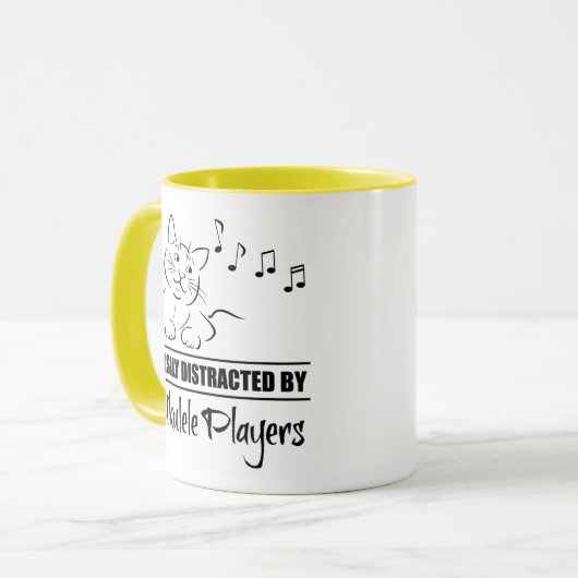 Neugierige Katze, leicht abgelenkt von Ukulele Pla Tasse (Vorderseite Links)