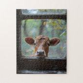 Neugierige Kuh durch ein Fenster schauen Puzzle (Vertikal)