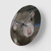 Neugierige Ratte Runde Wanduhr (Winkel)