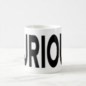 NEUGIERIGE schwarze Typografie Kaffeetasse (Mittel)