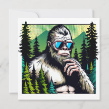 Neugieriger Bigfoot mit Sonnenbrille Verstecken in