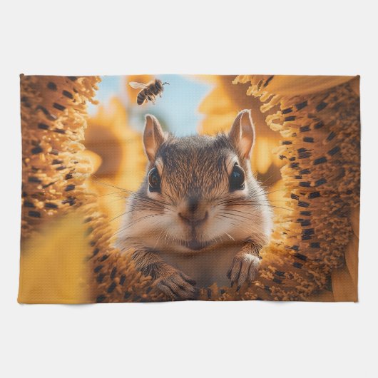 Neugieriger Chipmunk-Ping durch gegessen Sonnenblu Geschirrtuch (Horizontal)
