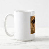 Neugieriger Hund beim Beobachten Kaffeetasse (Links)