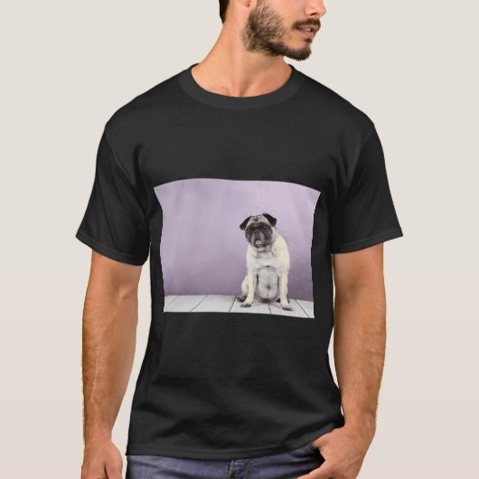 Neugieriger Mops T-Shirt (Vorderseite)