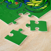 Neugieriger Raccoon im farbenfrohen Blumengarten Puzzle (Seite)