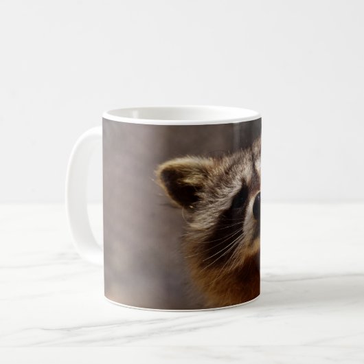 Neugieriger Raccoon Kaffeetasse (Vorderseite Links)