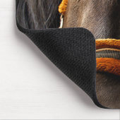 Neugieriges Pferd durch das Küchenfenster schauen Mousepad (Ecke)