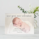 Neujahrs-Adventure Baby Birth Ankündigung (Stehend Vorderseite)