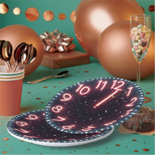 Neujahrsconfetti auf Neon-Uhr Pappteller