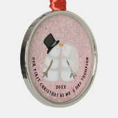 Neulich rosa Schnee Couple Erste Weihnachten Ornament Aus Metall (Rechts)