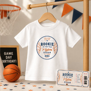 Neuling des Jahres Basketball-Ticket 1. Geburtstag Kleinkind T-shirt