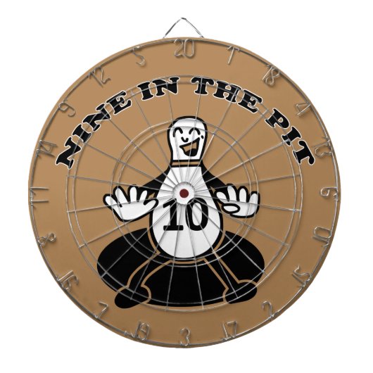 Neun in der Grube, 10 Button Stands Dartscheibe (vorne)