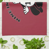 Neun in der Grube Handtuch (Gefaltet)