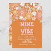 Neun ist ein lebhafter Groovy Retro Floral 9. Gebu Einladung (Vorne/Hinten)